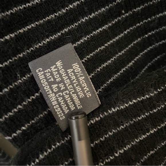 Roots Black/White Striped Knit Rectangle Scarf - Picture 5 of 6